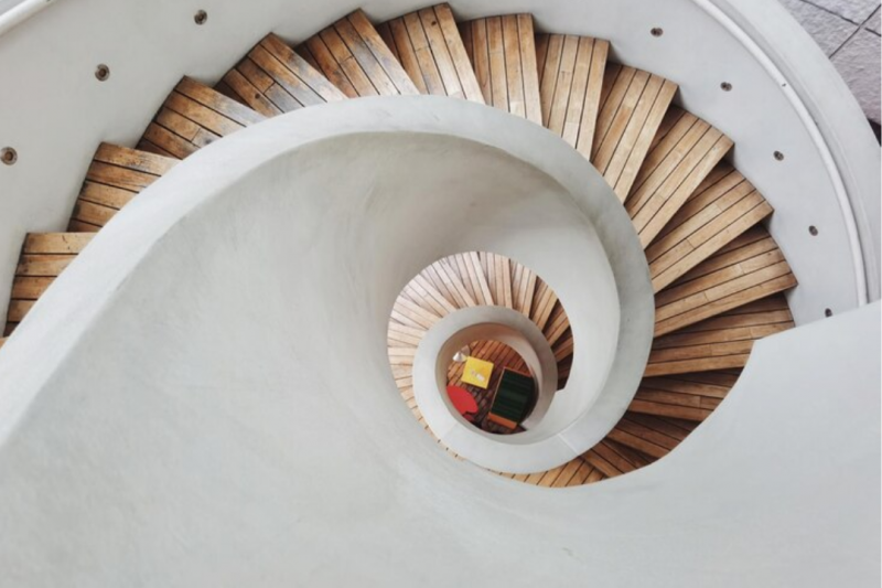 Escadas de Concreto Caracol: Design e Vantagens para sua Casa