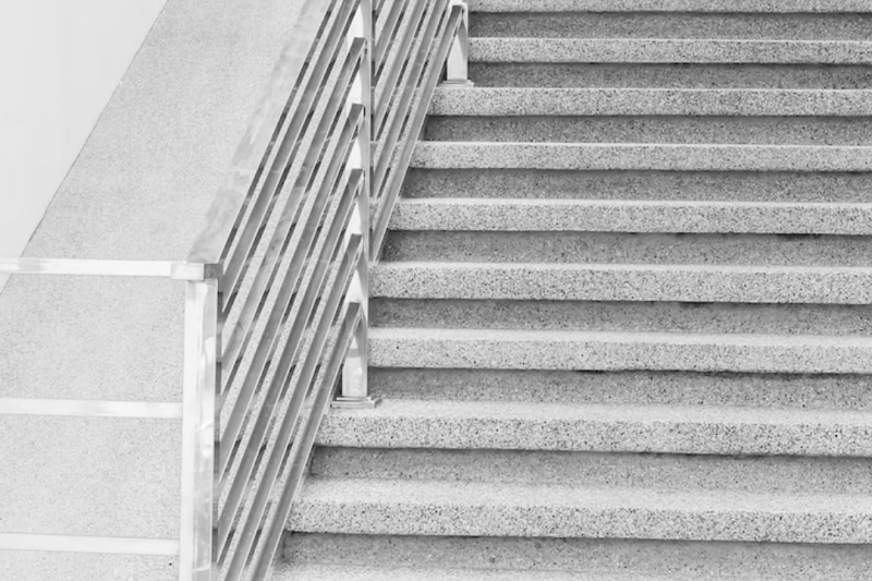 Escadas L: Como Escolher o Modelo Ideal para Seu Espaço Escadas L: Como Escolher o Modelo Ideal para Seu Espaço