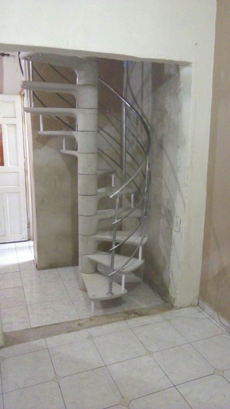 Empresa Que Faz Escada Espiral de Concreto Jardim dos Ipês - Escada de Concreto Interna