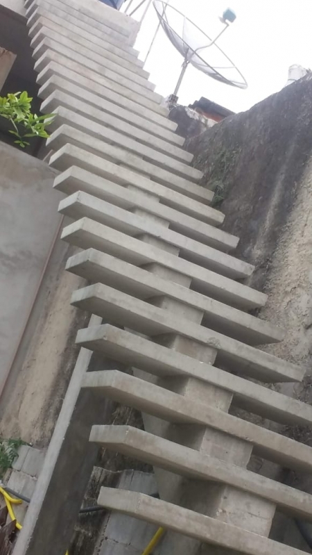 Empresa Que Faz Escada Reta de Concreto Jardim Virginia - Escada Vazada de Concreto