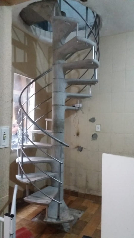 Escada Caracol Pré Moldada COHAB Guianases - Escada Residencial Pré Moldada