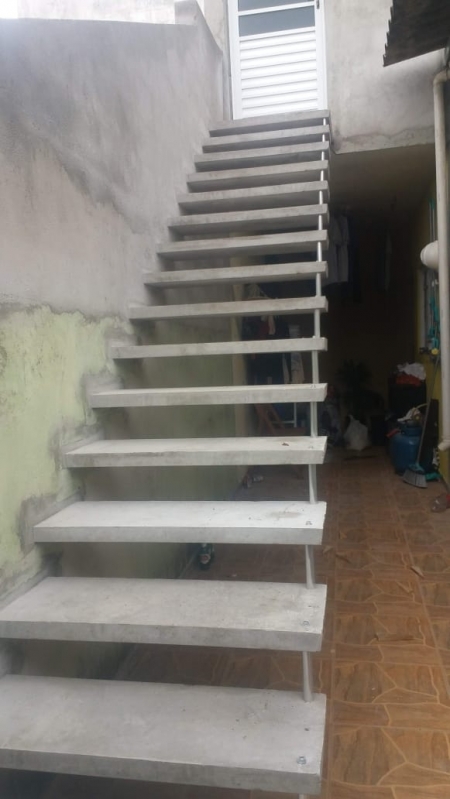 Escada de Concreto Reta Jardim Varan - Escada de Concreto Reta
