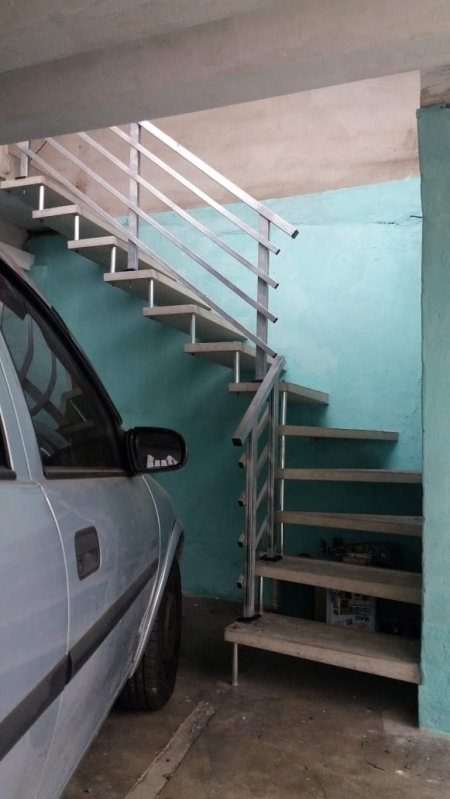 Escada em L de Concreto Vila São José - Escada Flutuante em L