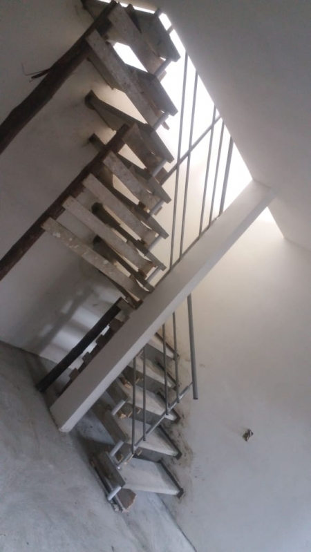 Escada em L Externa Vila Barros - Escada em L de Concreto