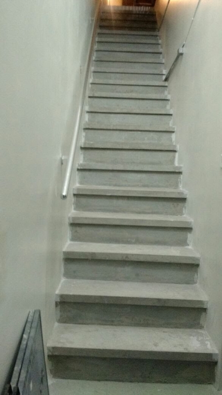 Escada Pré Fabricada de Concreto Aeroporto de Guarulhos - Escada de Concreto com Viga Central