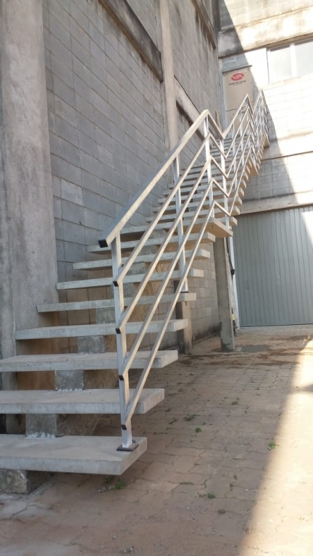 Escada Pré Moldada de Concreto Tanque Caio - Escada Pré Moldada de Concreto