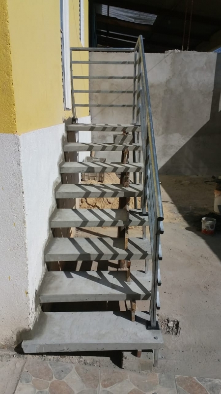 Escada Residencial Pré Moldada Orçamento Jd. Etelvina - Escada Pré Moldada Viga Central