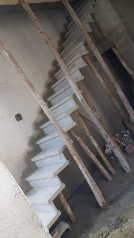 Escada Reta na Sala Vila Lourdes - Escada Reta Concreto Pré Moldada