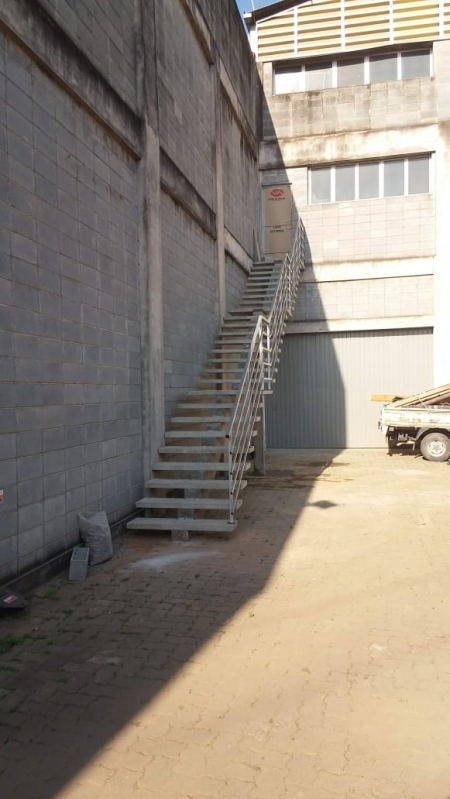 Escadas de Concreto Retas Suzano - Escada de Concreto com Viga Central