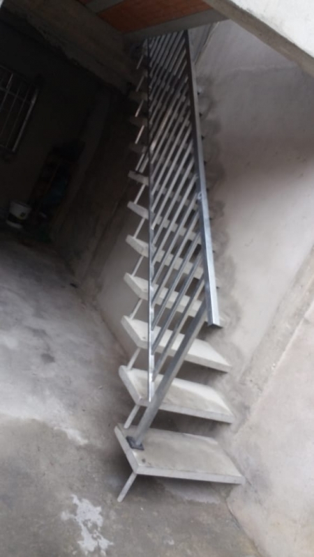 Escadas Retas na Sala Pastoril - Escada Reta Externa