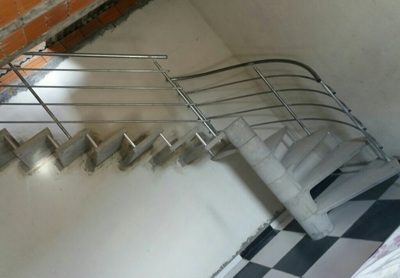 Escadas Vazada de Concreto Quarta Divisão - Escada Espiral de Concreto