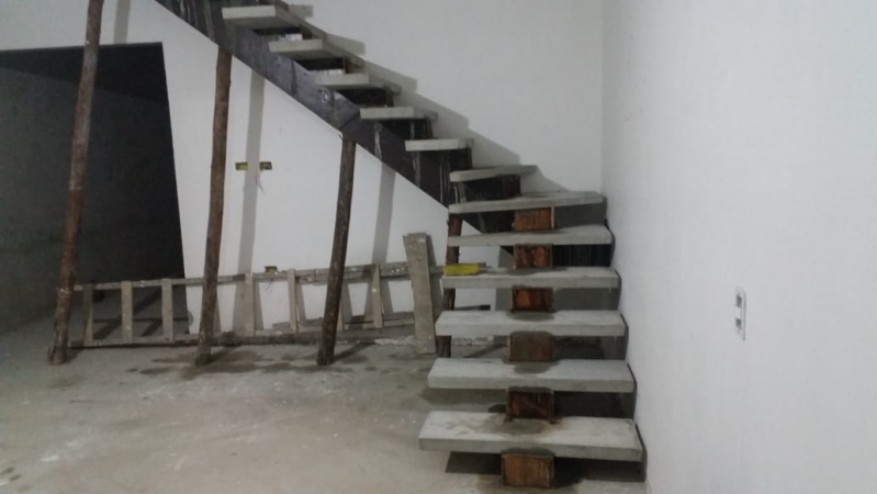 Onde Encontro Escada de Concreto com Viga Central Jardim Elsa - Escada de Concreto Reta