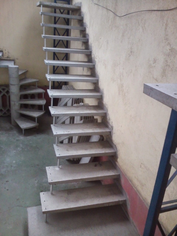 Procuro por Escada Reta Concreto Pré Moldada Vila Solange - Escada Reta para Sobrado