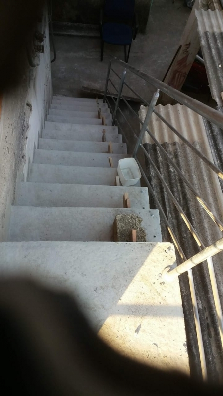 Profissional Que Faz Escada Reta em Concreto Pré Moldada Vila NAncy - Escada Reta na Sala
