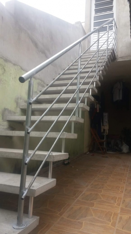 Profissional Que Faz Escada Reta na Sala Vila Solange - Escada Reta Concreto