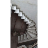 empresa que faz escada de concreto interna Vila Valdemar