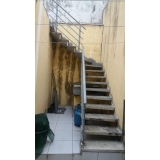 escada em l espaço pequeno orçamento Jardim Nazaret