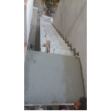 escada reta concreto Roseira