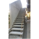 escada reta em concreto Jardim Ubirajara