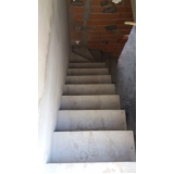 escadas de concreto em l Casa Vermelha
