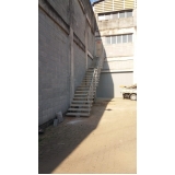 escadas de concreto retas Vila Machado