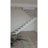 escadas pré moldadas para sala Vila Zefira