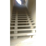 escadas retas de concreto Jardim Califórnia