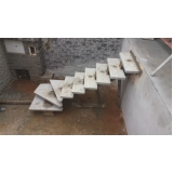 profissional que faz escada reta em concreto Vila São José