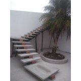 quem faz escada em l concreto Guapituba
